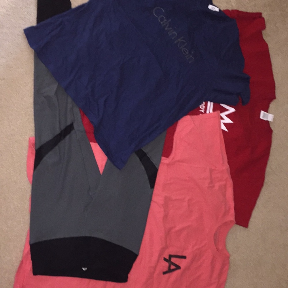 4set piece, 3 tshirts and 1 green leggings